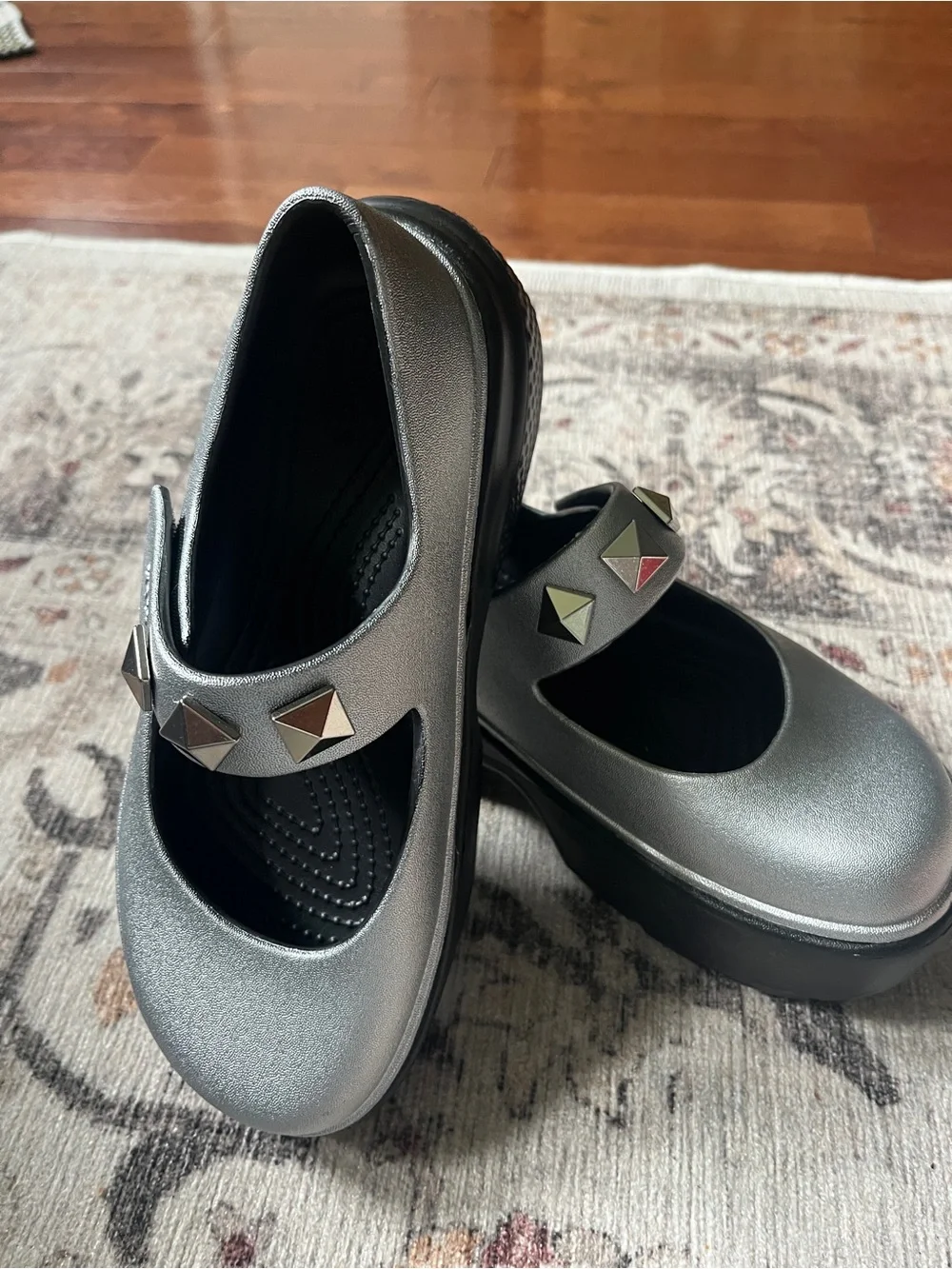 CROCS Stomp Platform Mary Jane Shoes Studded Strap Silver Metallic Women’s 6